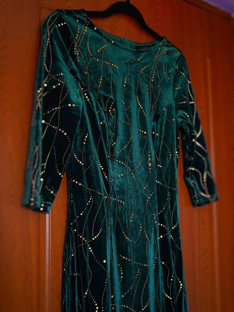 ever pretty dresses dress velvet rochii rochie catifea trena eveniment sarbatori petrecere verde smarald emerald green